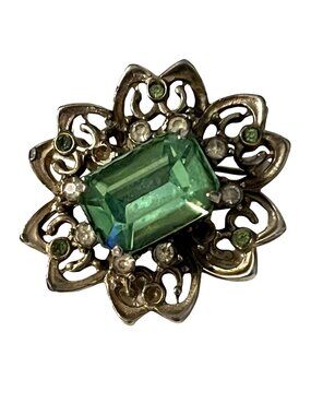 Vintage Emerald Green Rhinestone Brooch Gold Tone Floral Pin Statement Jewelry 1